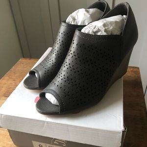 Opened Toe Booties / Wedges